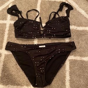 Xhilaration bikini from target, size xs, bought as set, black in color.